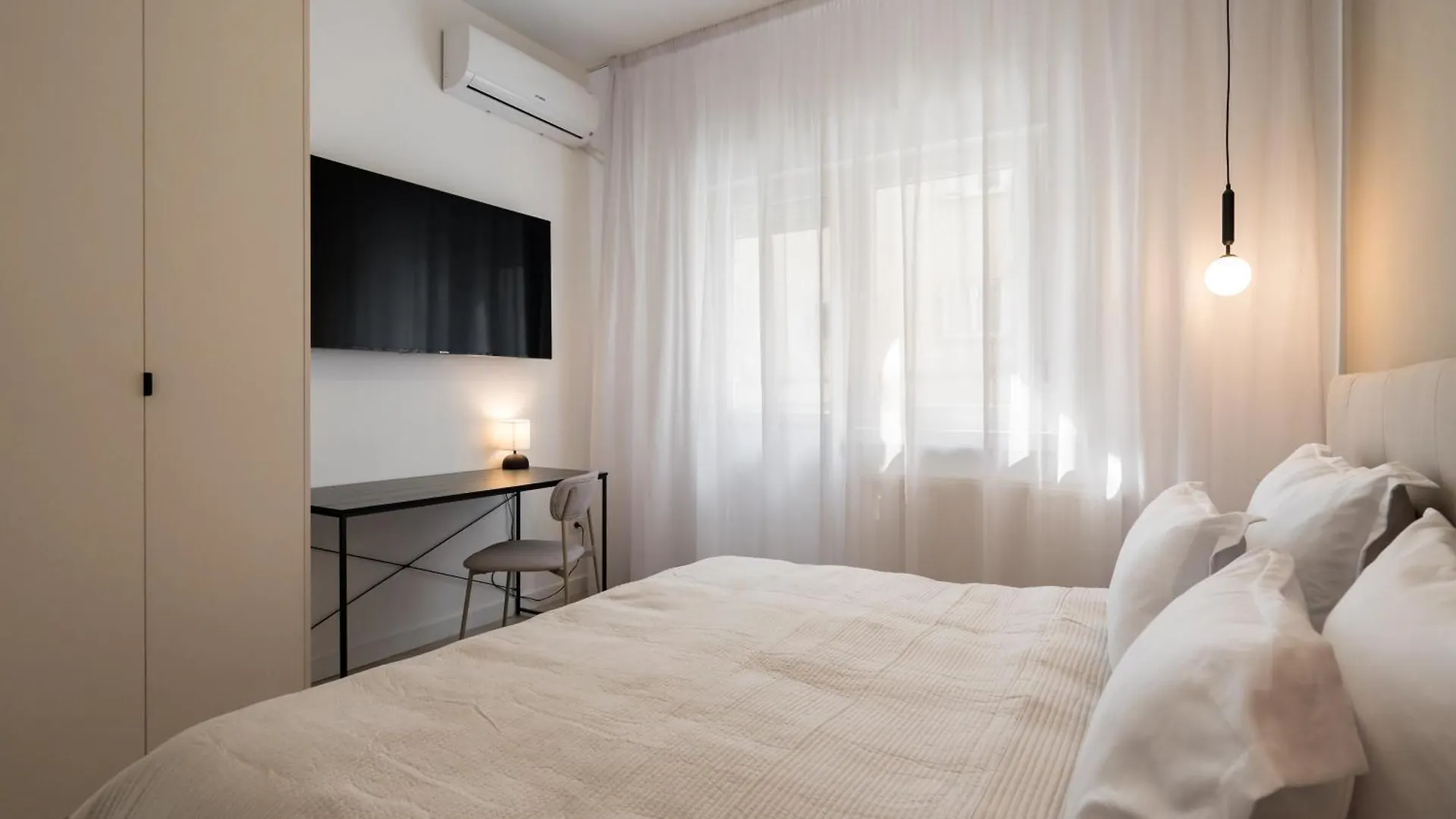 Cismigui Park 2 Bedrooms Apartment 16 Bucarest